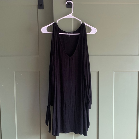 🖤 Lulu’s Black Dress - Picture 3 of 7